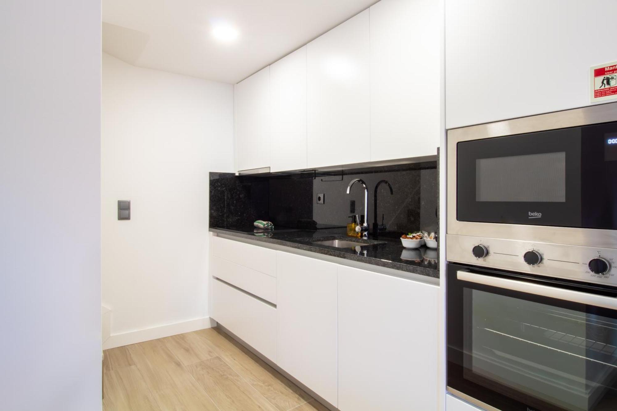 Quiet Duplex W Patio In Lapa By Lovelystay Apartamento Porto